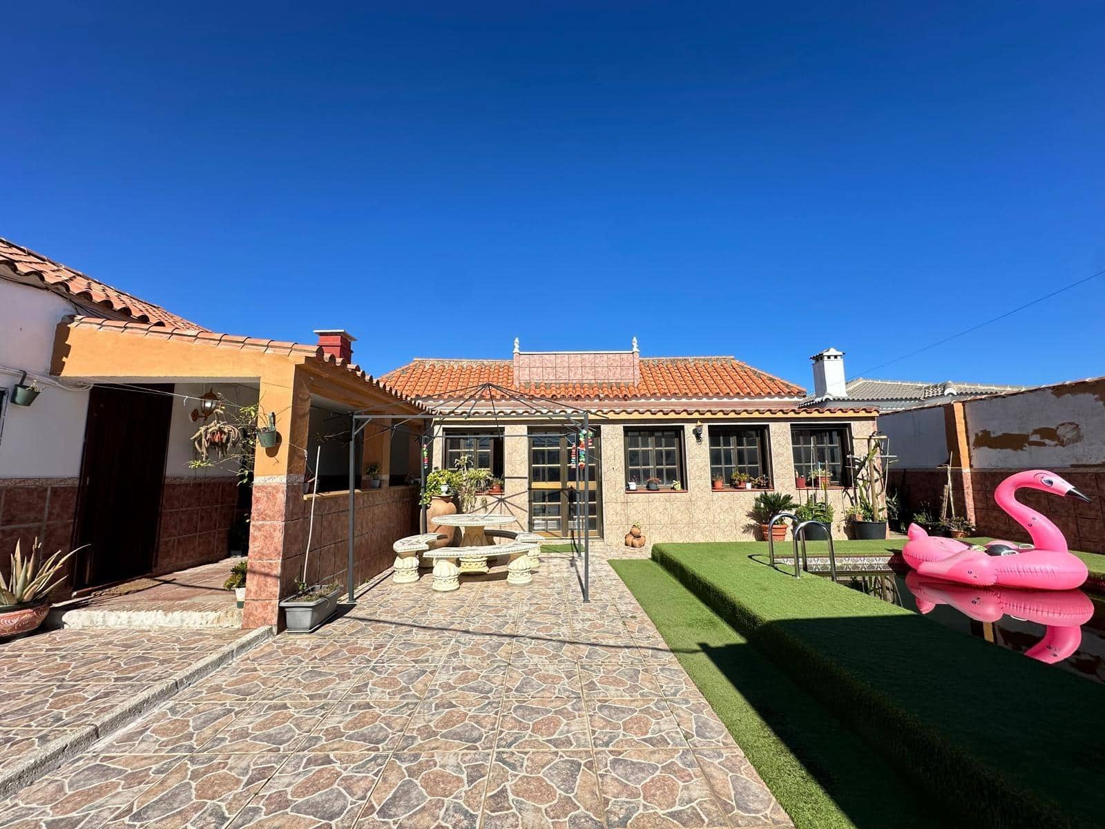 4 bedroom Finca/Country House for sale in La Linea de la Concepcion with garage - € 297,000 (Ref: 9625557)