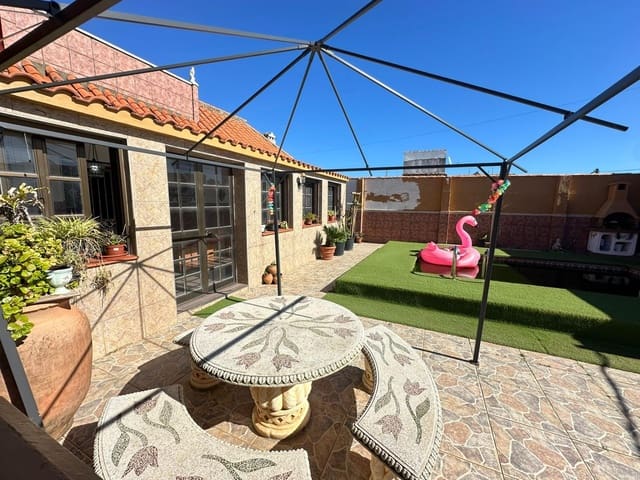 4 bedroom Finca/Country House for sale in La Línea de la Concepción with garage - € 297,000 (Ref: 9625557)