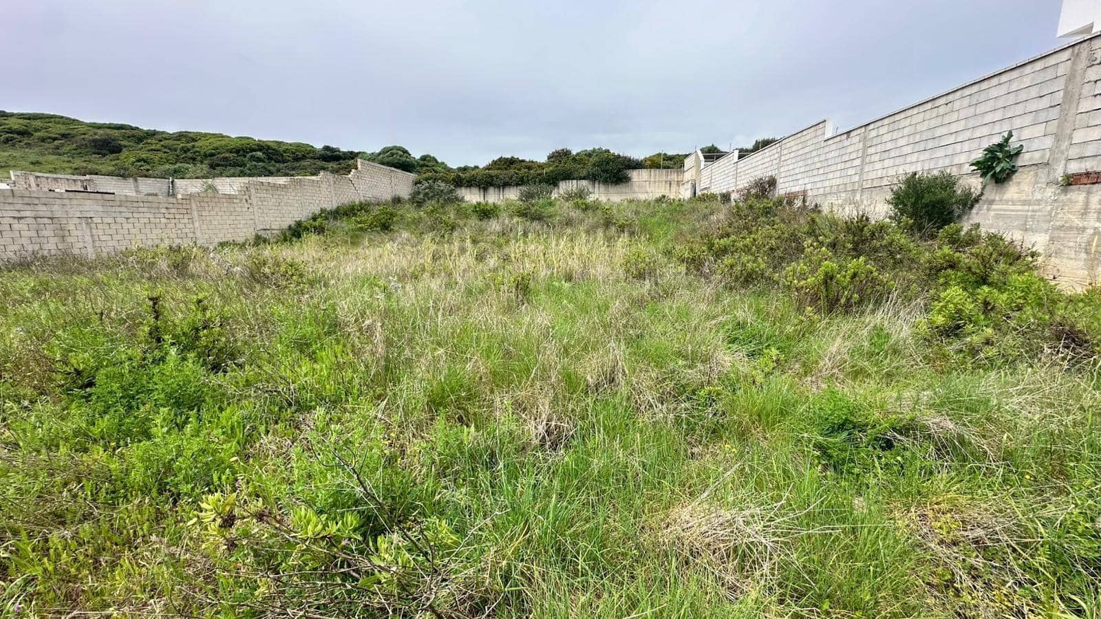 Działka budowlana na sprzedaż w La Linea de la Concepcion - 180 000 € (Ref: 9627485)