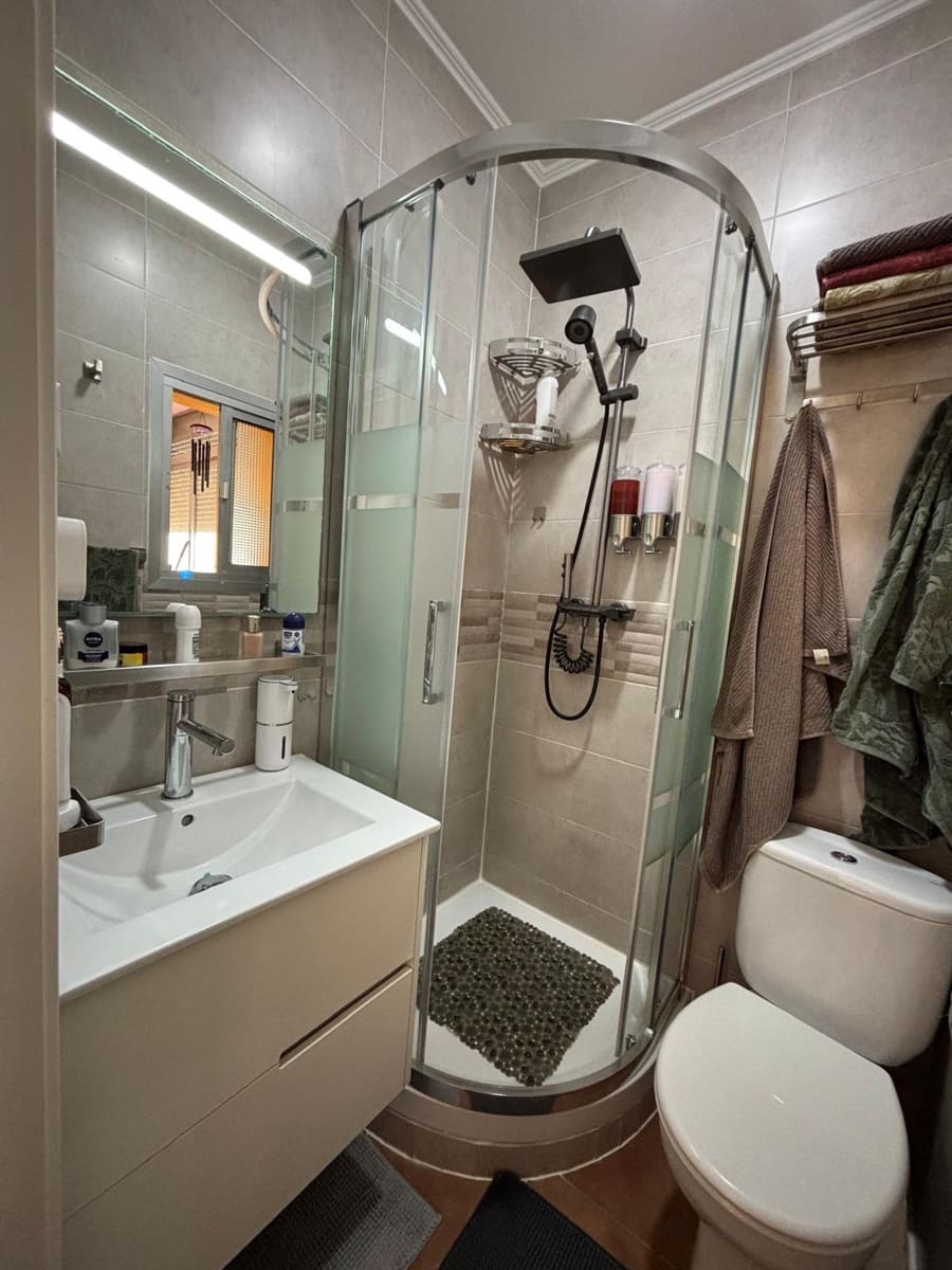 2 slaapkamer Flat te koop in Algeciras - € 99.000 (Ref: 9648101)