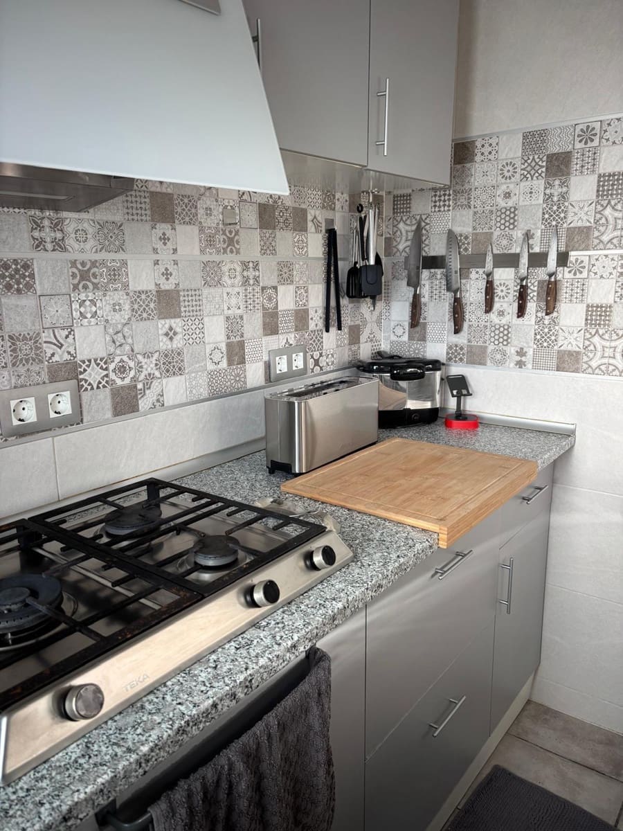 2 slaapkamer Flat te koop in Algeciras - € 99.000 (Ref: 9648101)