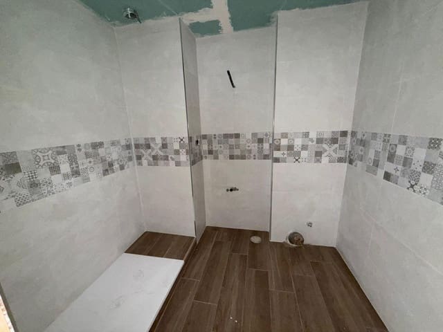 3 makuuhuone Asunto myytävänä paikassa La Línea de la Concepción - 191 000 € (Ref: 9679842)