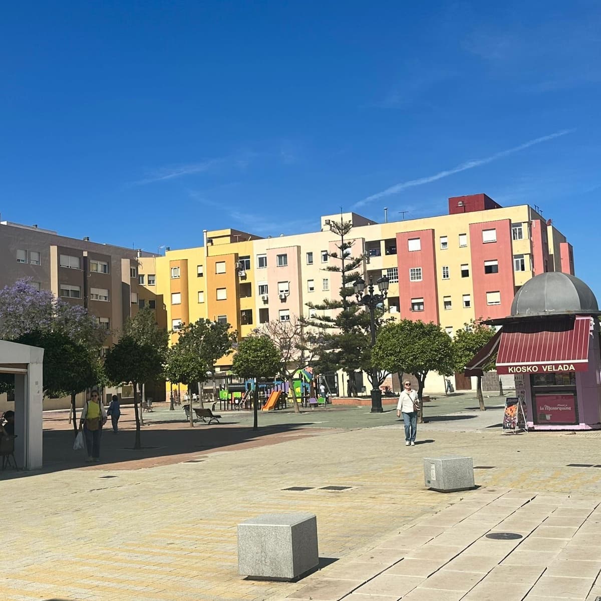 Commerciale in vendita in La Linea de la Concepcion - 213.000 € (Rif: 9695333)