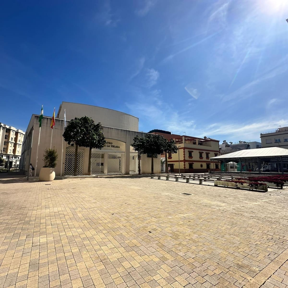 Commerciale in vendita in La Linea de la Concepcion - 213.000 € (Rif: 9695333)