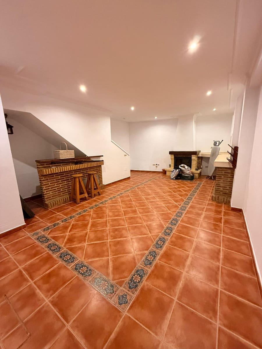 3 soveværelse Byhus til salg i Algeciras med swimmingpool - € 300.000 (Ref: 9698829)