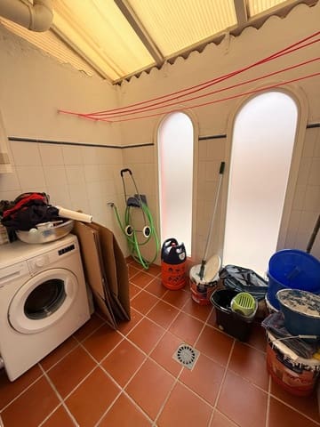 3 soveværelse Byhus til salg i Algeciras med swimmingpool - € 300.000 (Ref: 9698829)