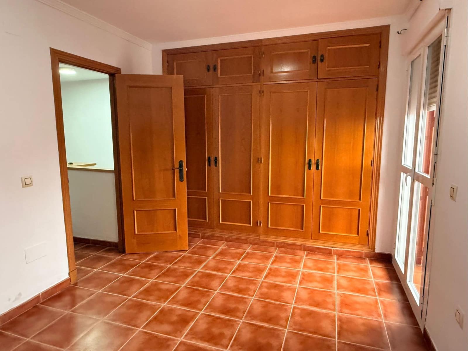 3 soveværelse Byhus til salg i Algeciras med swimmingpool - € 300.000 (Ref: 9698829)