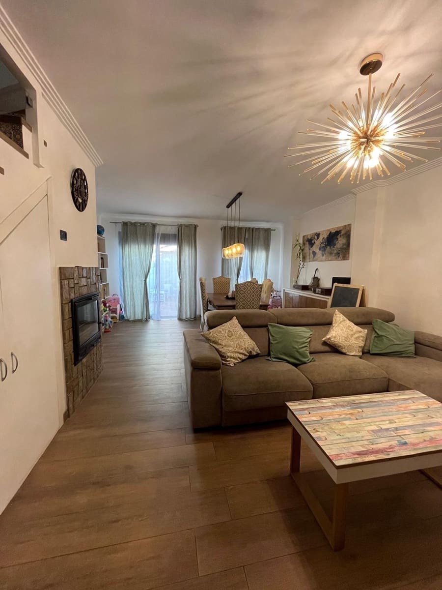 3 bedroom Terraced Villa for sale in Algeciras with pool garage - € 285,000 (Ref: 9711964)