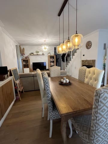 Adosado de 3 habitaciones en Algeciras en venta con piscina garaje - 285.000 € (Ref: 9711964)