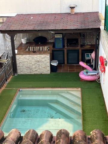 Adosado de 3 habitaciones en Algeciras en venta con piscina garaje - 285.000 € (Ref: 9711964)