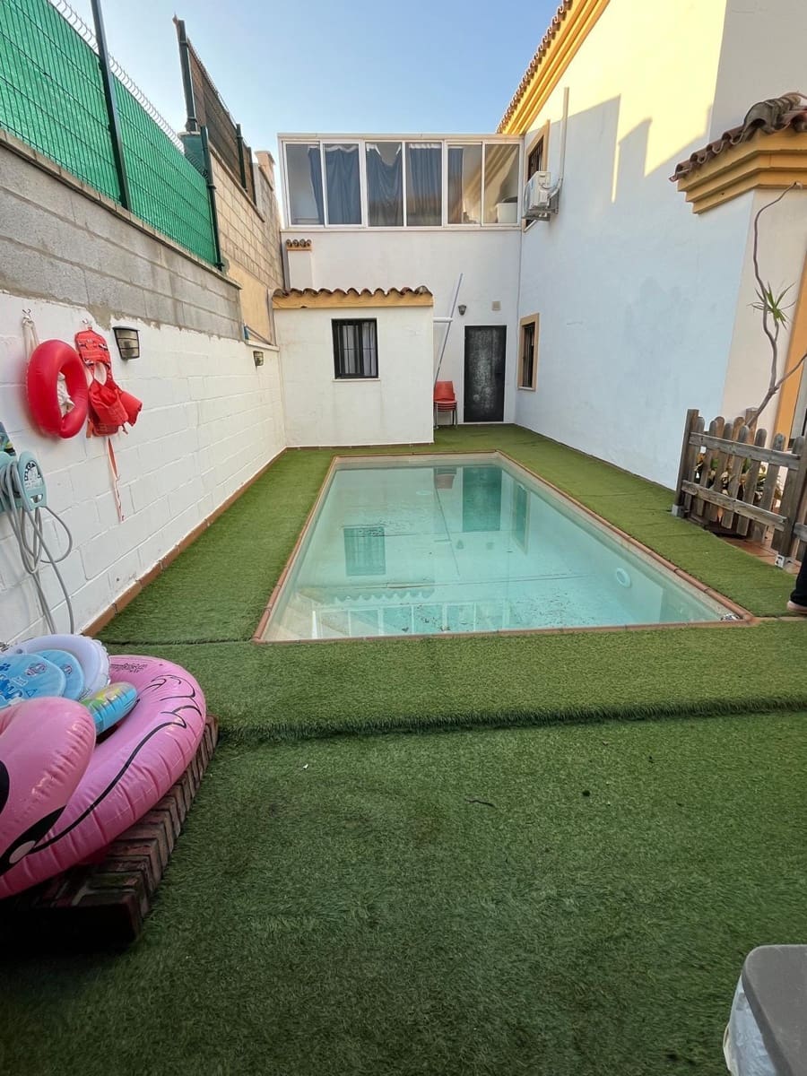 3 bedroom Terraced Villa for sale in Algeciras with pool garage - € 285,000 (Ref: 9711964)