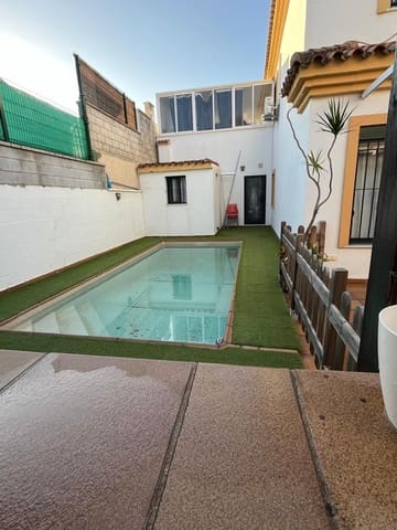 Adosado de 3 habitaciones en Algeciras en venta con piscina garaje - 285.000 € (Ref: 9711964)