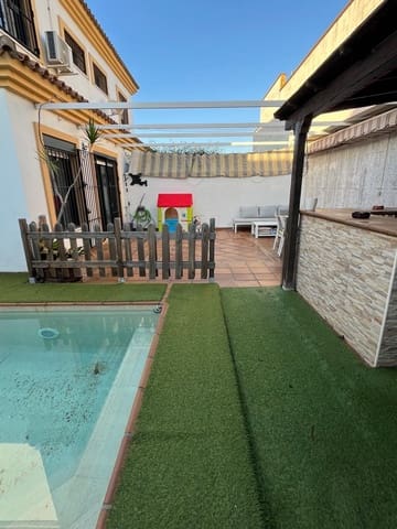 Adosado de 3 habitaciones en Algeciras en venta con piscina garaje - 285.000 € (Ref: 9711964)