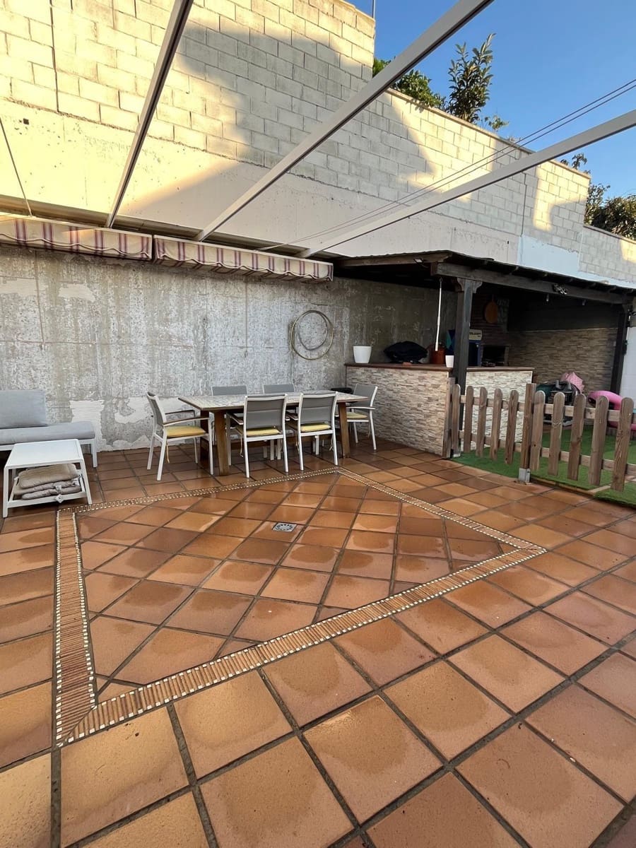 3 bedroom Terraced Villa for sale in Algeciras with pool garage - € 285,000 (Ref: 9711964)