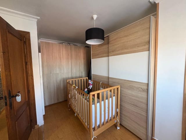 3 makuuhuone Asunto myytävänä paikassa Algeciras - 155 500 € (Ref: 9755670)