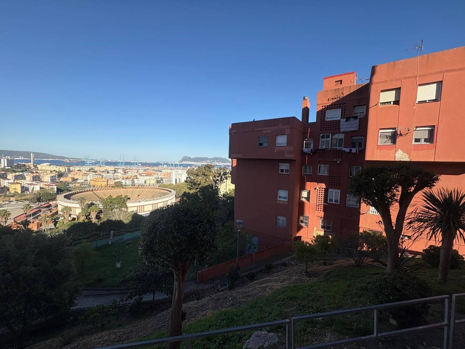 3 makuuhuone Asunto myytävänä paikassa Algeciras - 155 500 € (Ref: 9755670)
