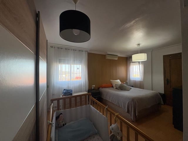 3 makuuhuone Asunto myytävänä paikassa Algeciras - 155 500 € (Ref: 9755670)