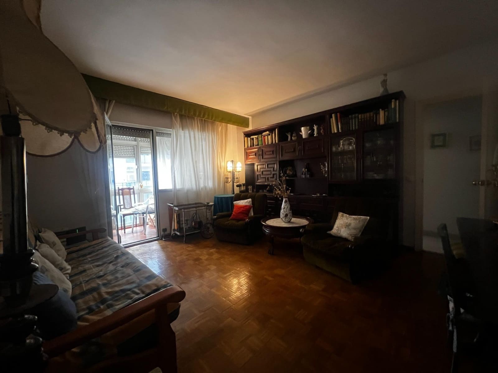 3 bedroom Flat for sale in Algeciras with garage - € 156,000 (Ref: 9770645)