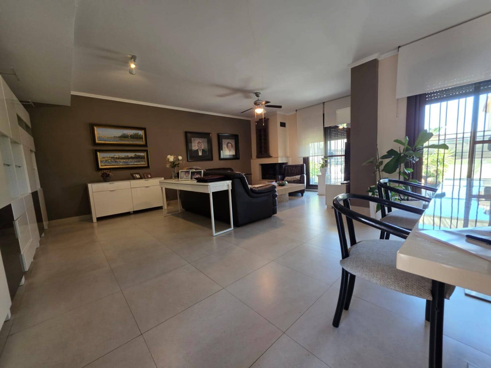 5 bedroom Villa for sale in Algeciras with pool - € 580,000 (Ref: 9770646)