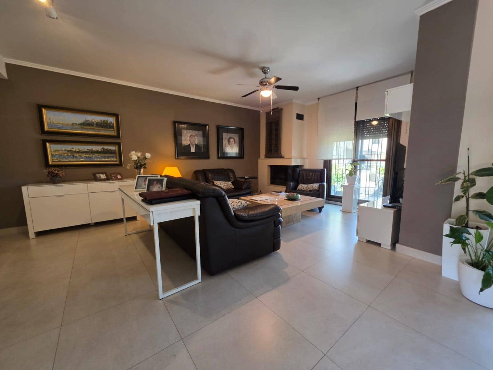 5 bedroom Villa for sale in Algeciras with pool - € 580,000 (Ref: 9770646)