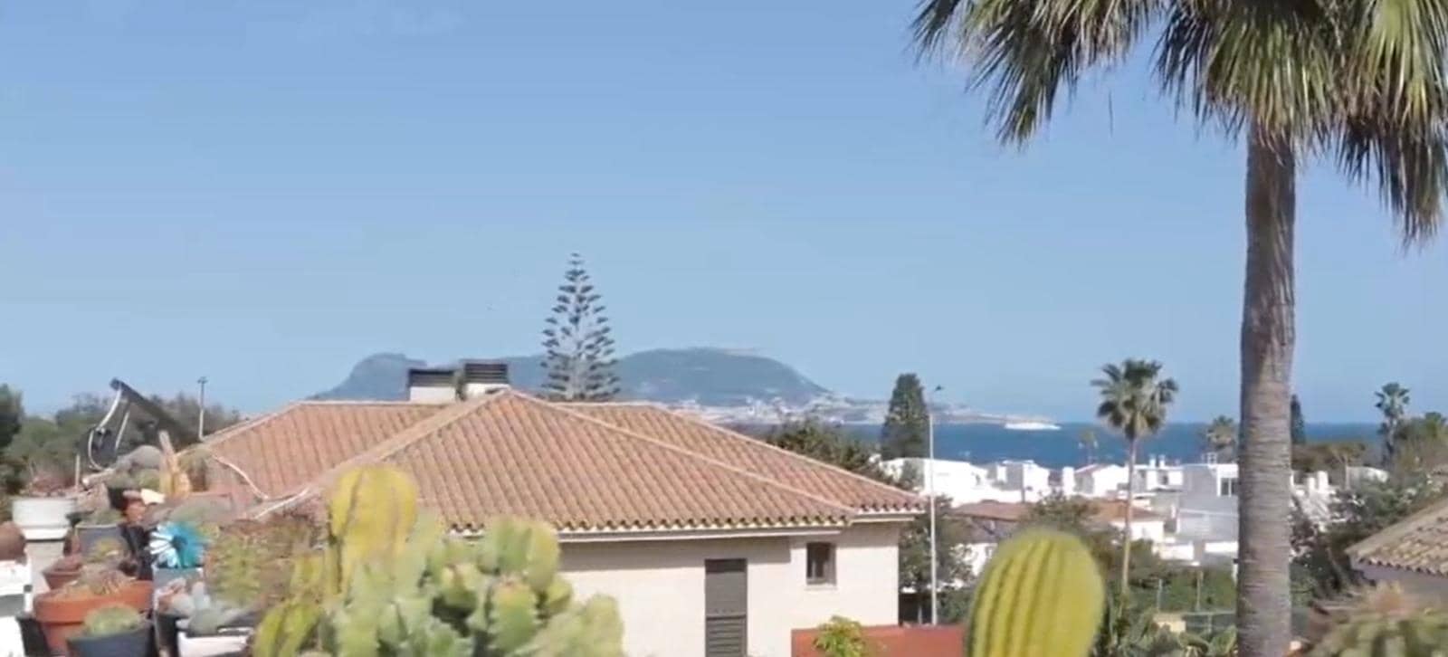 5 bedroom Villa for sale in Algeciras with pool - € 580,000 (Ref: 9770646)