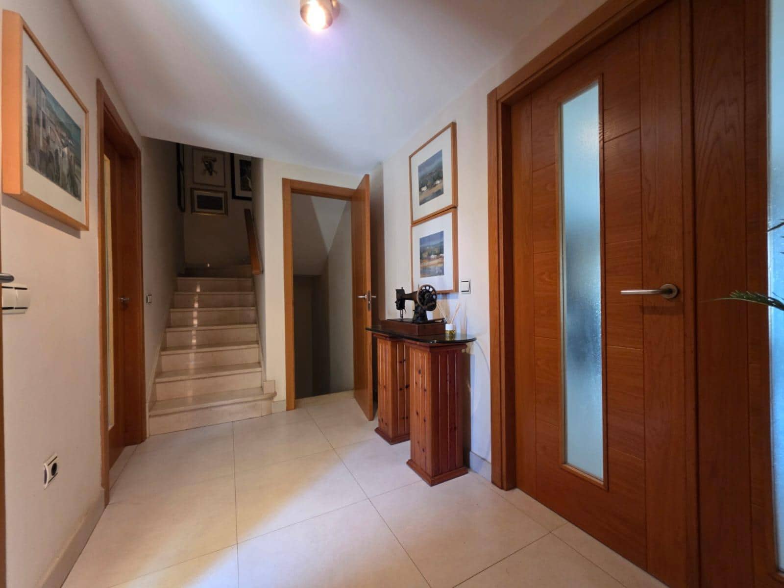 5 bedroom Villa for sale in Algeciras with pool - € 580,000 (Ref: 9770646)