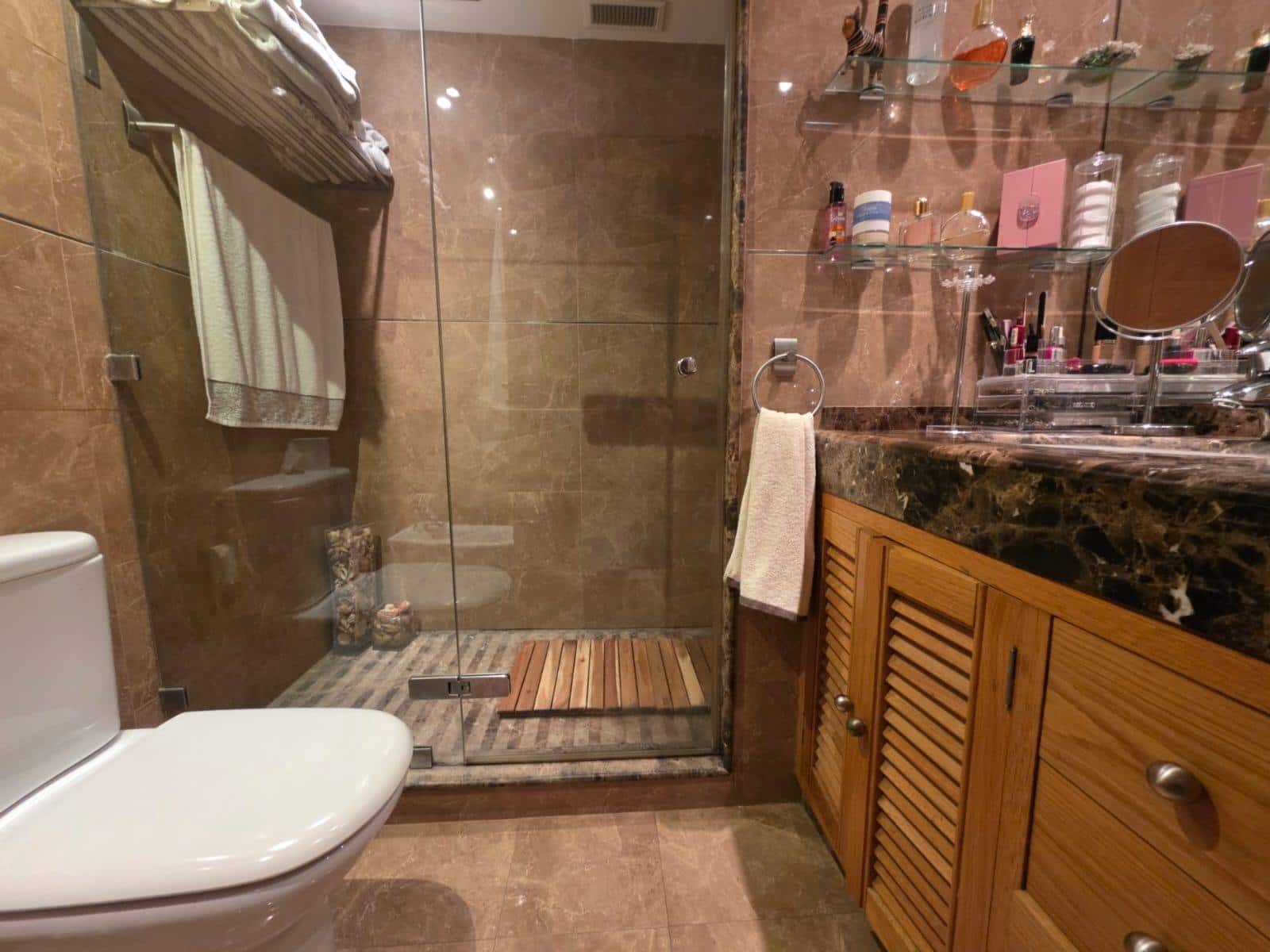 5 bedroom Villa for sale in Algeciras with pool - € 580,000 (Ref: 9770646)