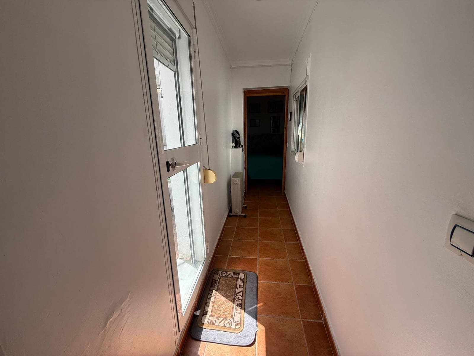 Apartment for sale in La Linea de la Concepcion with garage - € 230,000 (Ref: 9773059)