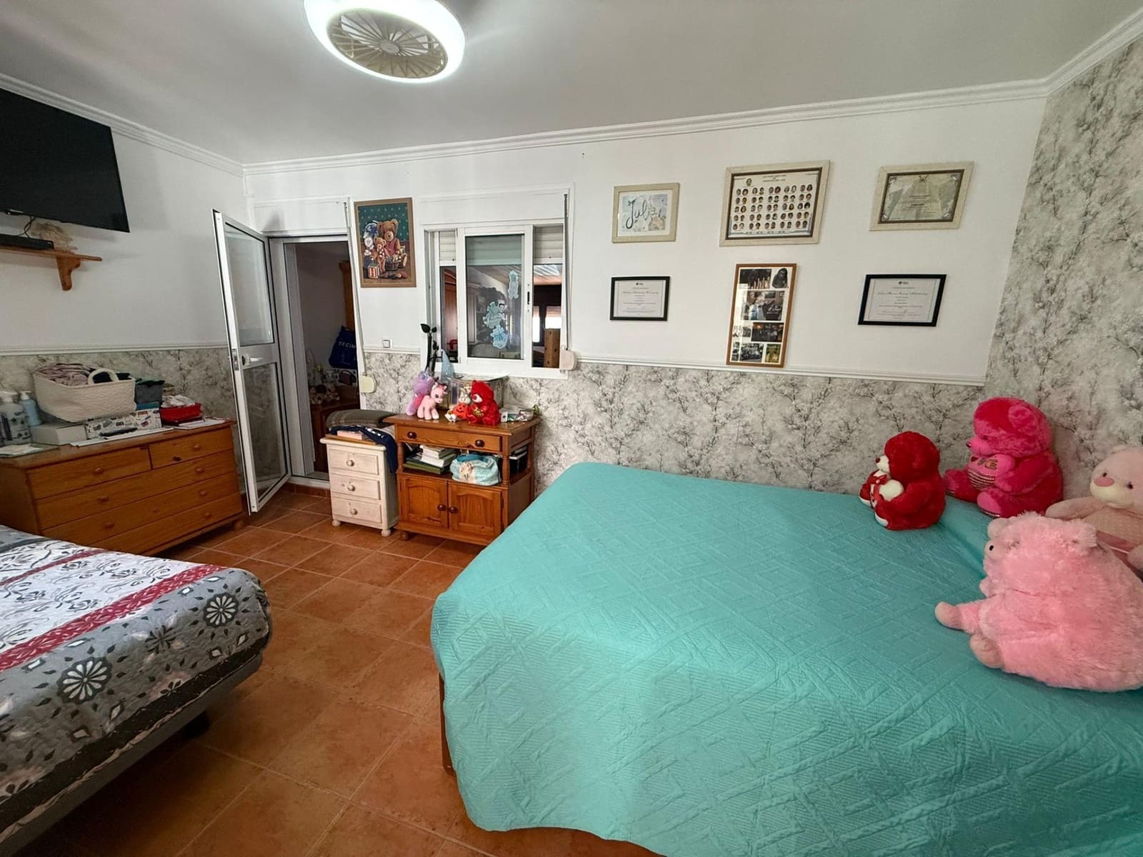 Apartment for sale in La Linea de la Concepcion with garage - € 230,000 (Ref: 9773059)