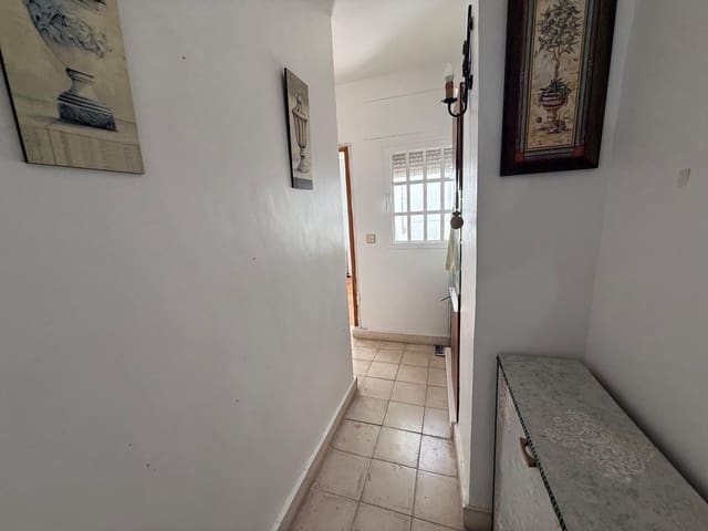 3 soveværelse Lejlighed til salg i La Línea de la Concepción med garage - € 230.000 (Ref: 9773059)