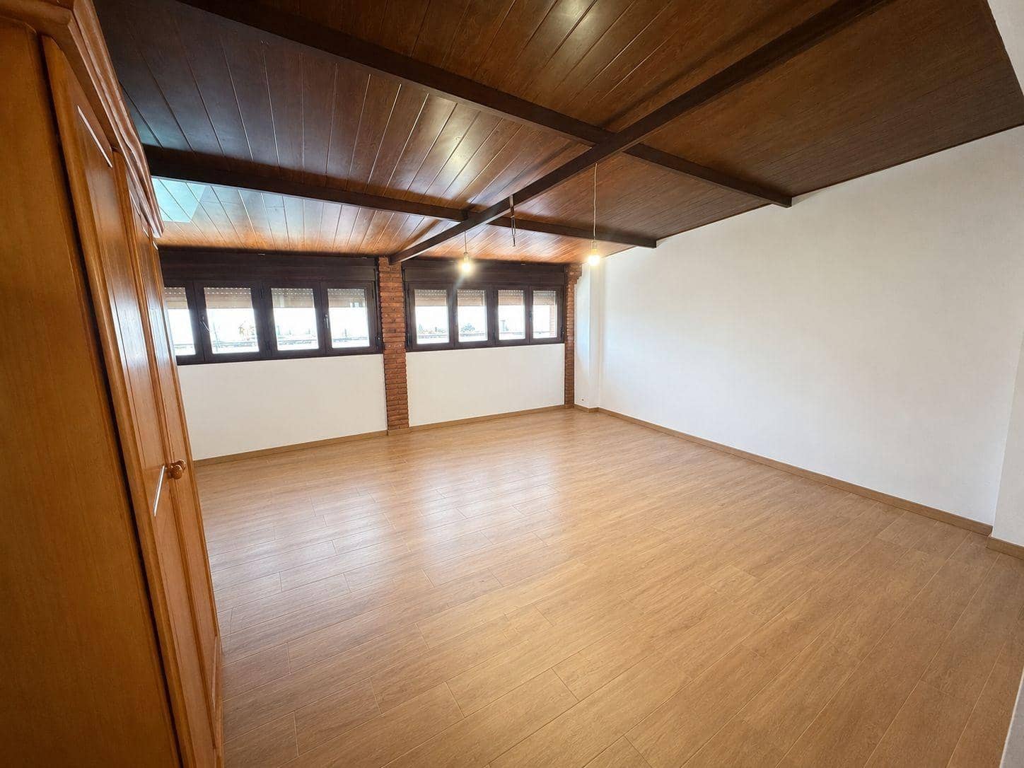 3 bedroom Apartment for sale in La Linea de la Concepcion with garage - € 230,000 (Ref: 9773059)