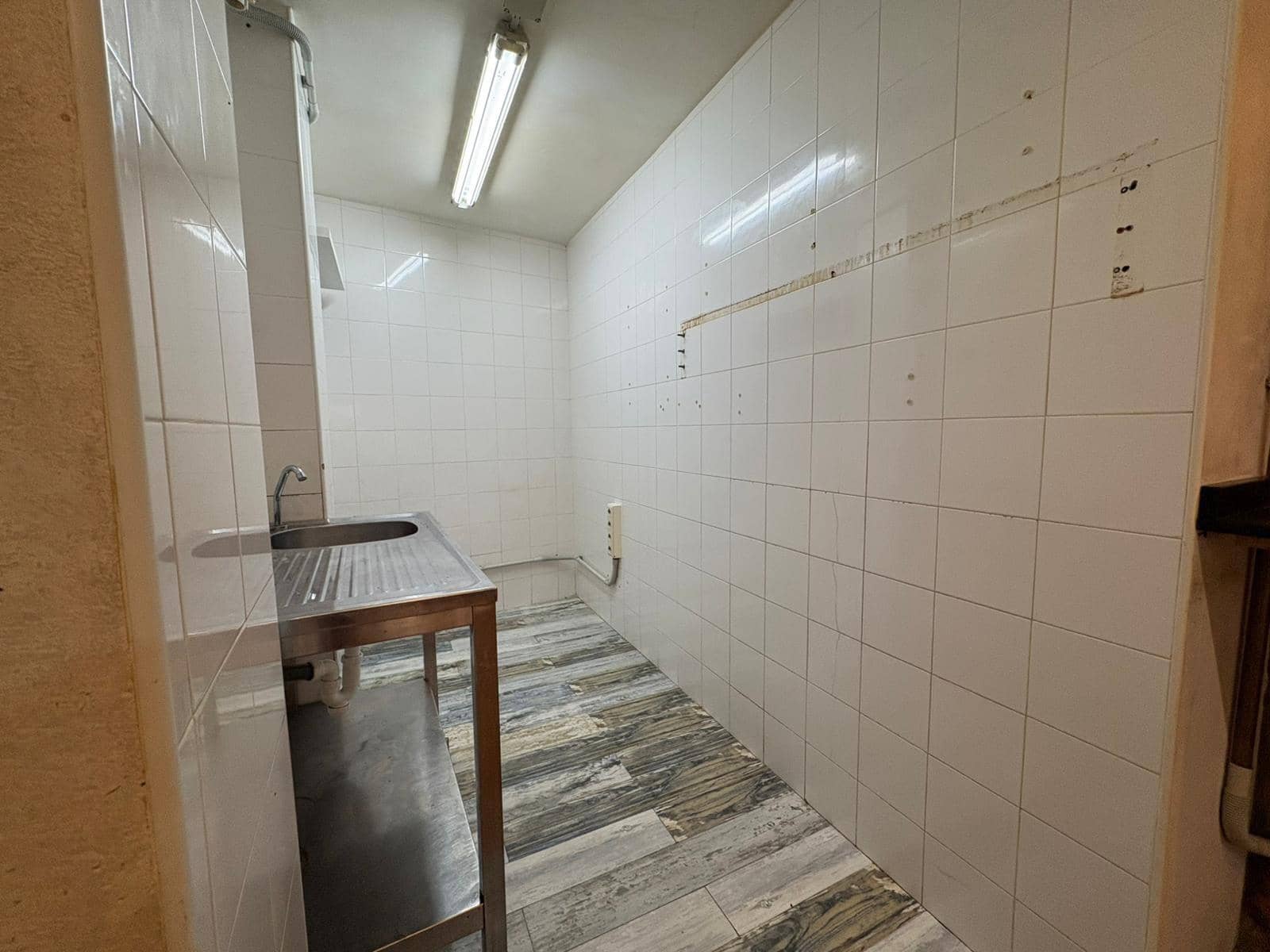 Local Comercial en Algeciras en venta - 73.000 € (Ref: 9788393)