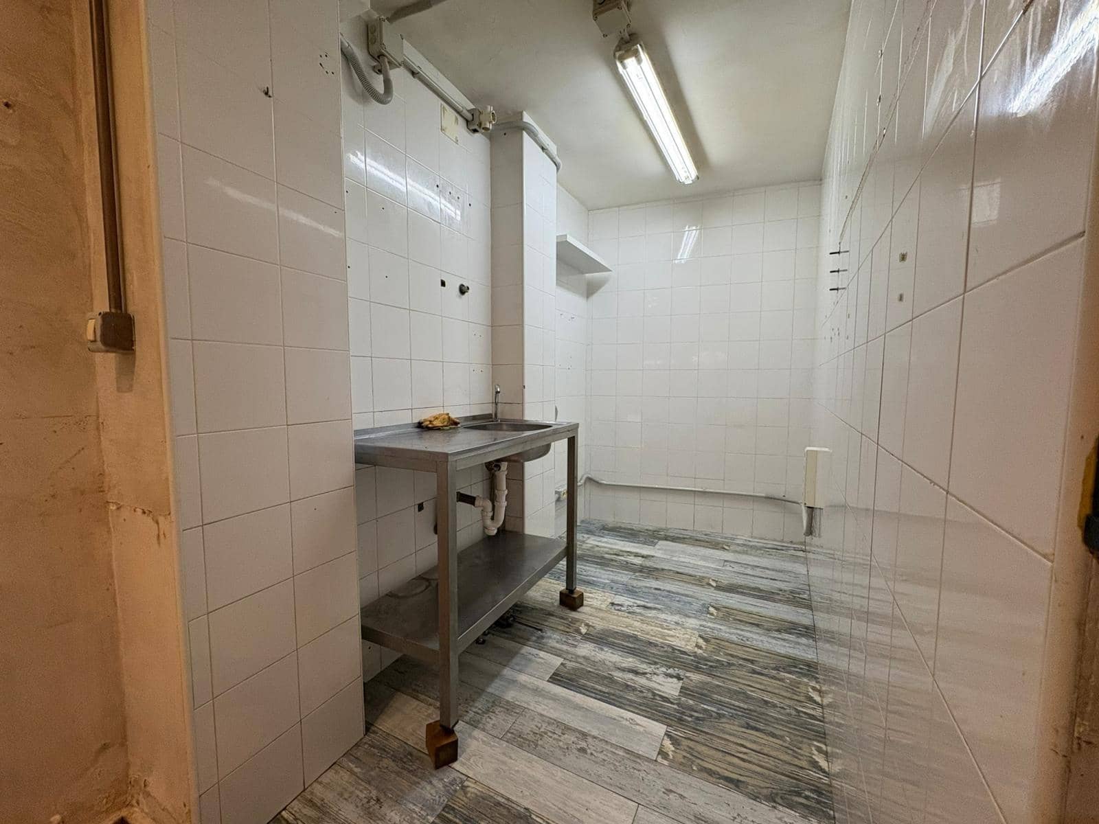 Local Comercial en Algeciras en venta - 73.000 € (Ref: 9788393)