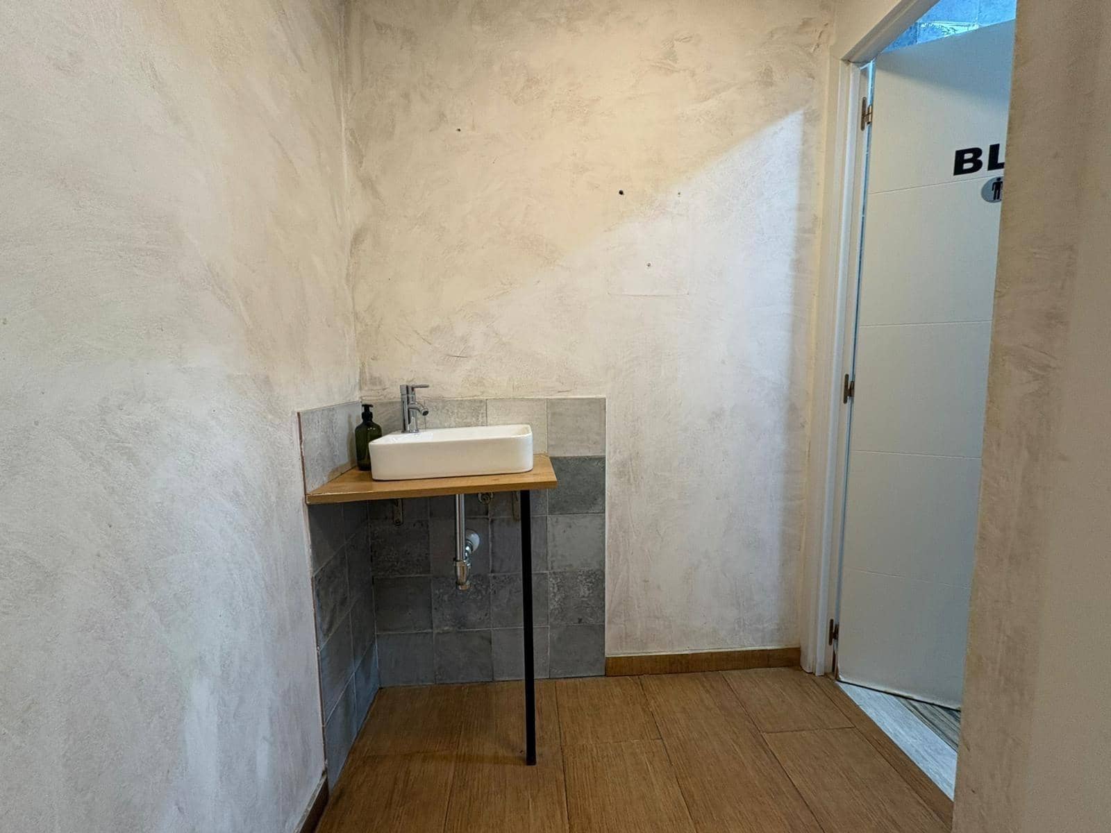 Local Comercial en Algeciras en venta - 73.000 € (Ref: 9788393)