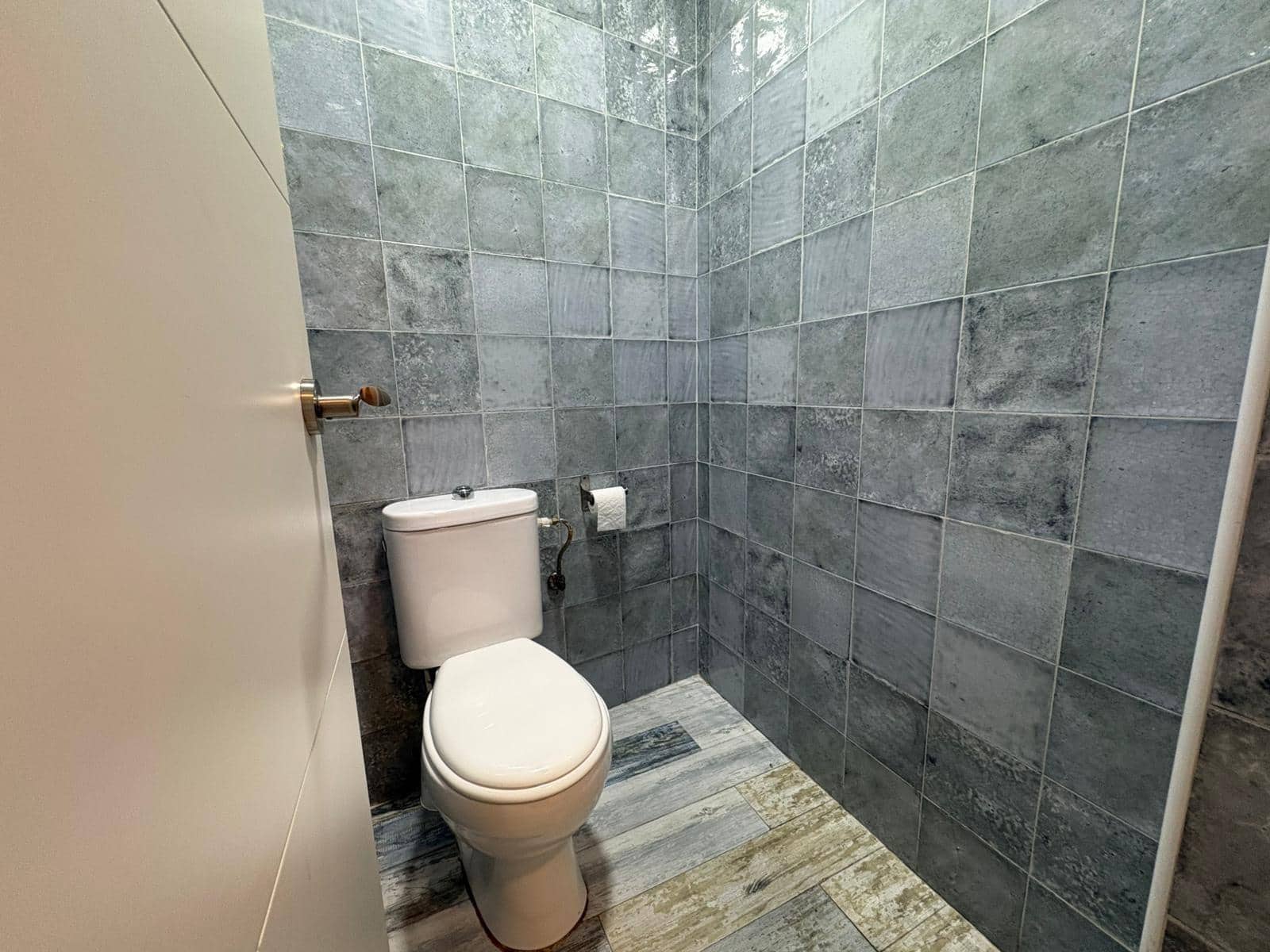 Local Comercial en Algeciras en venta - 73.000 € (Ref: 9788393)