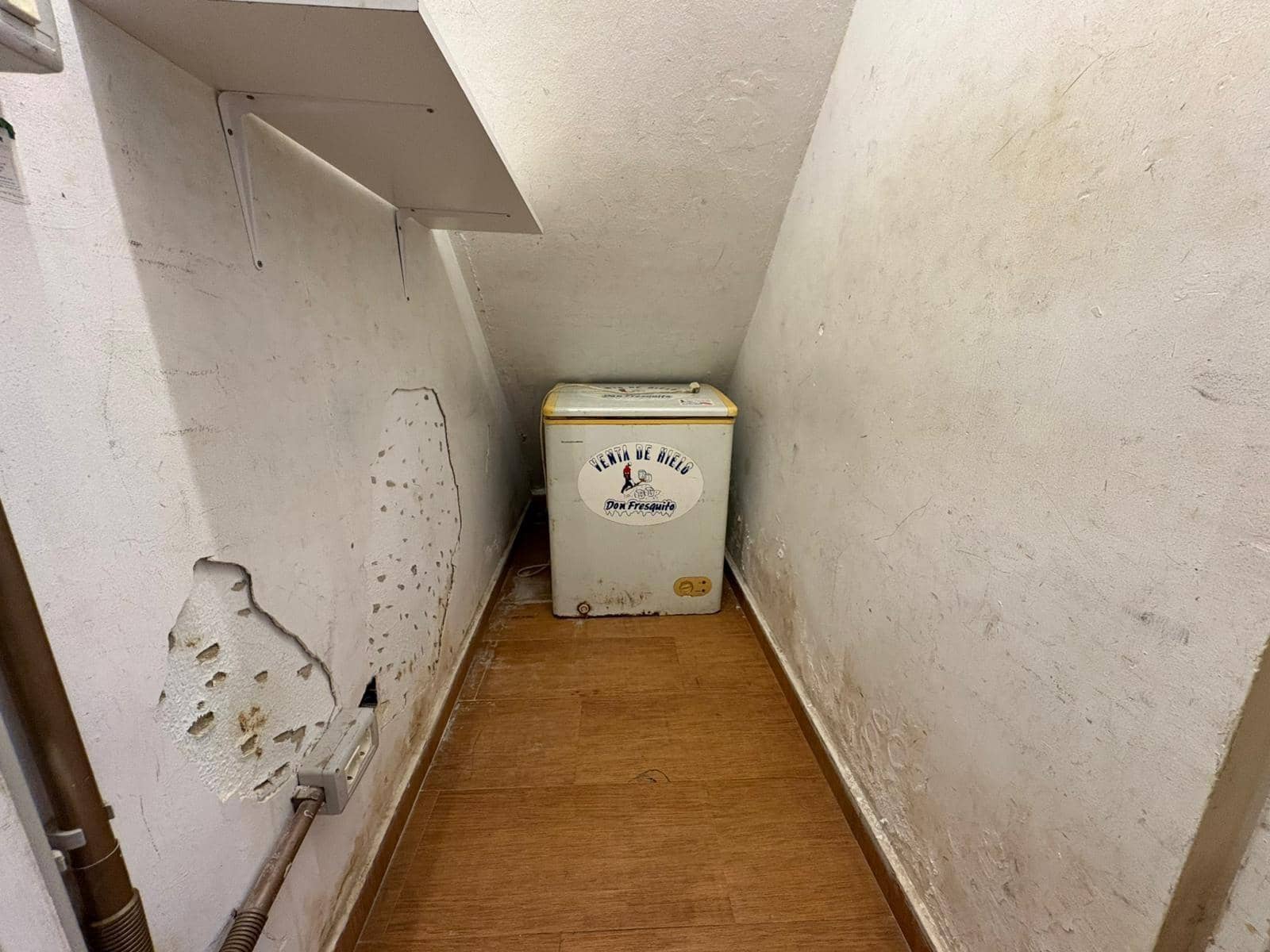 Local Comercial en Algeciras en venta - 73.000 € (Ref: 9788393)