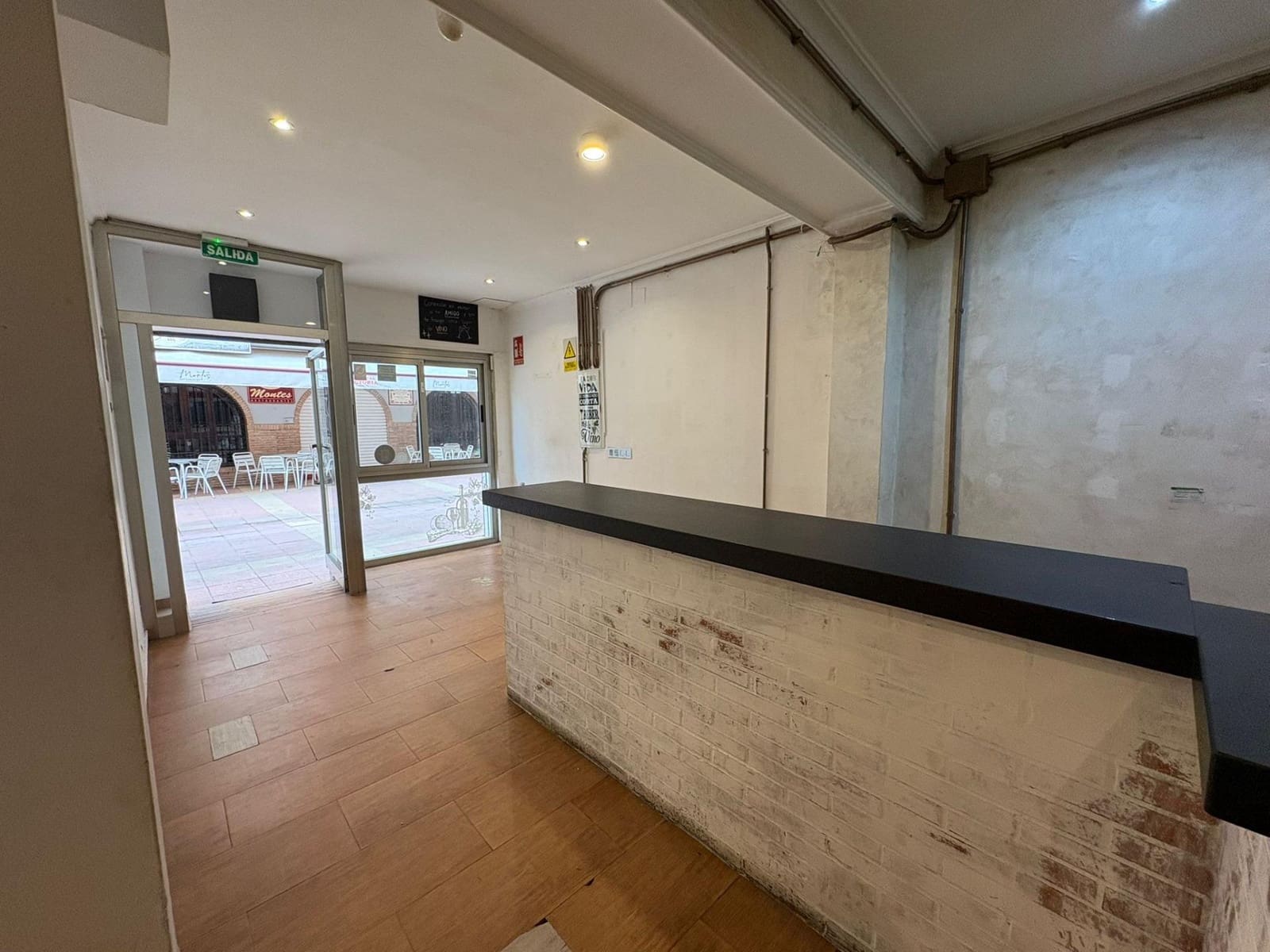 Local Comercial en Algeciras en venta - 73.000 € (Ref: 9788393)