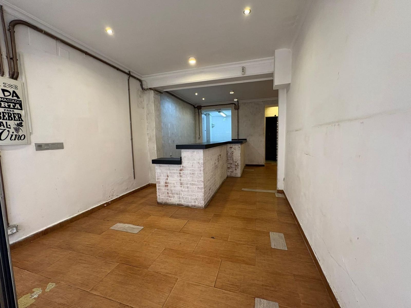 Local Comercial en Algeciras en venta - 73.000 € (Ref: 9788393)