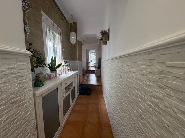 2 soverom Hus til salgs i Algeciras - € 153 000 (Ref: 9788394)