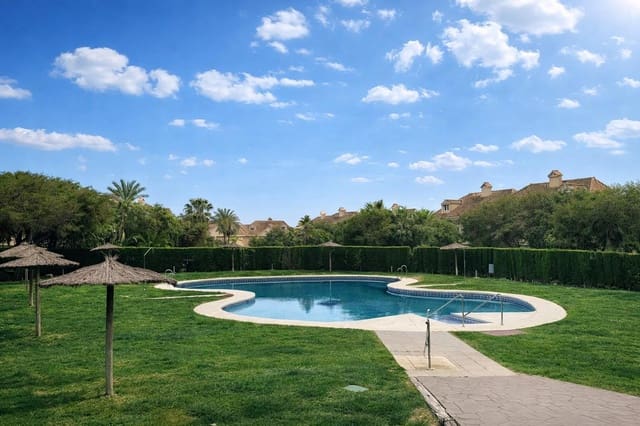 3 slaapkamer Halfvrijstaande villa te koop in La Alcaidesa - € 367.000 (Ref: 9788395)