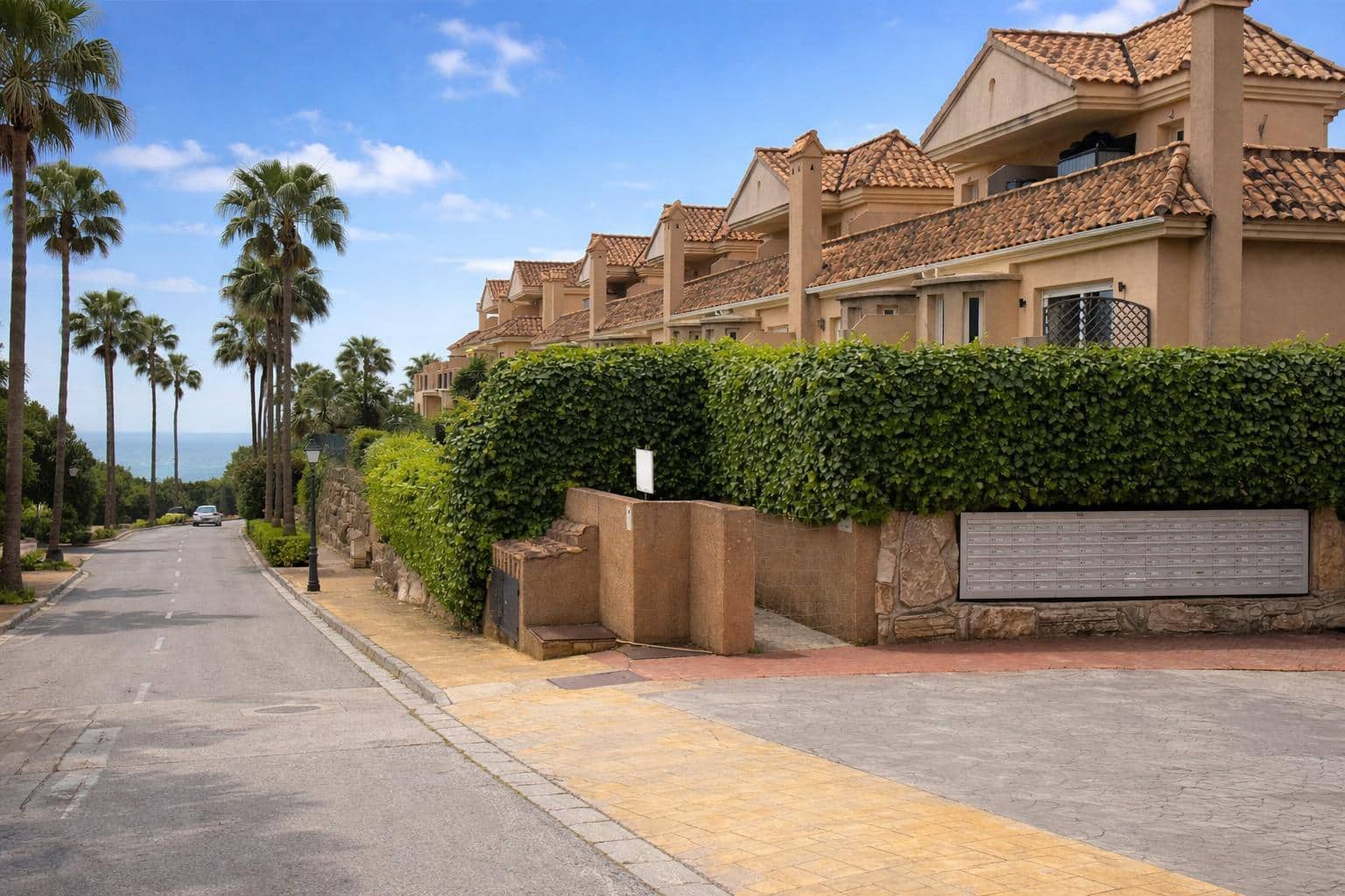 3 chambre Villa/Maison Semi-Mitoyenne à vendre à La Alcaidesa avec piscine - 367 000 € (Ref: 9788395)