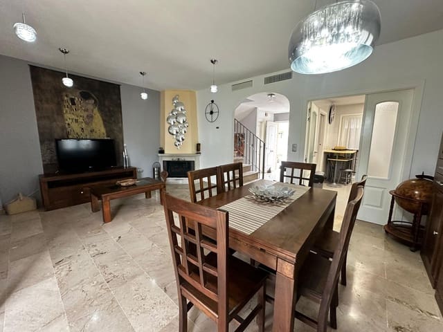 3 slaapkamer Halfvrijstaande villa te koop in La Alcaidesa - € 367.000 (Ref: 9788395)