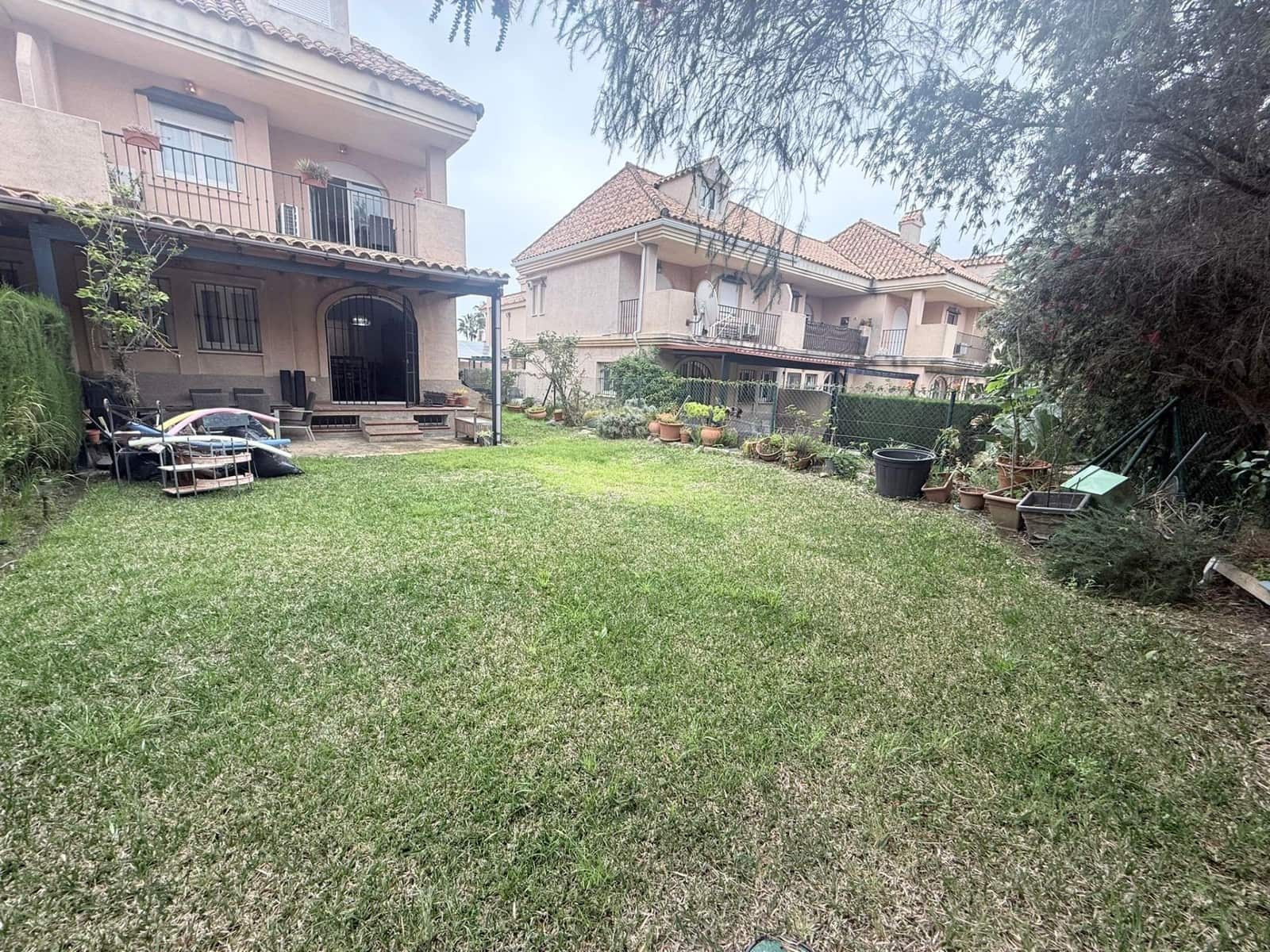 3 chambre Villa/Maison Semi-Mitoyenne à vendre à La Alcaidesa avec piscine - 367 000 € (Ref: 9788395)