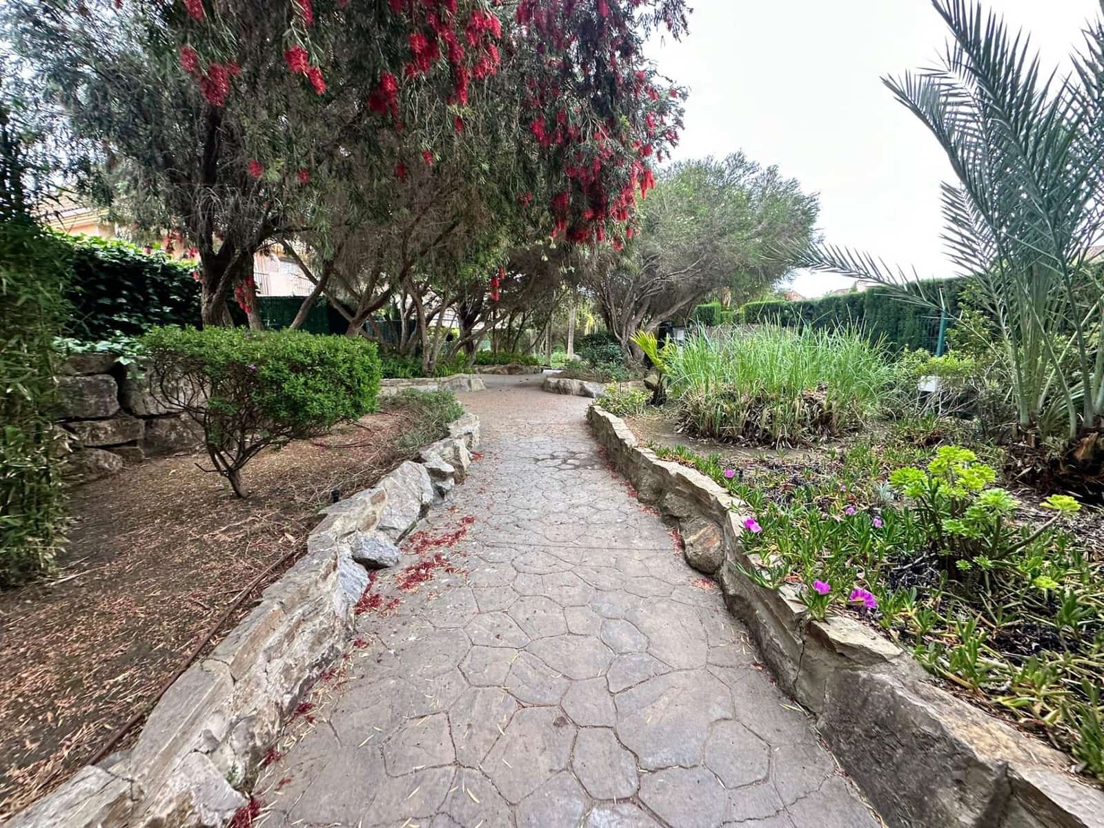 3 chambre Villa/Maison Semi-Mitoyenne à vendre à La Alcaidesa avec piscine - 367 000 € (Ref: 9788395)