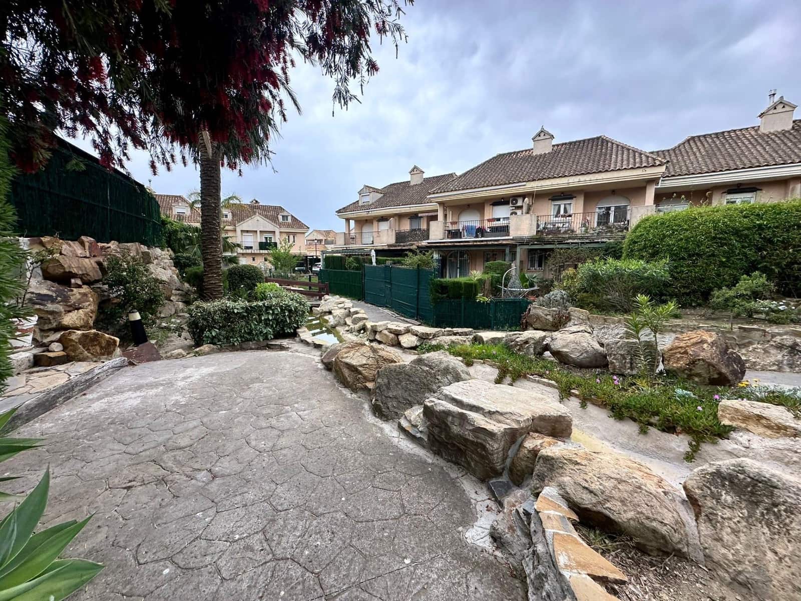 3 chambre Villa/Maison Semi-Mitoyenne à vendre à La Alcaidesa avec piscine - 367 000 € (Ref: 9788395)