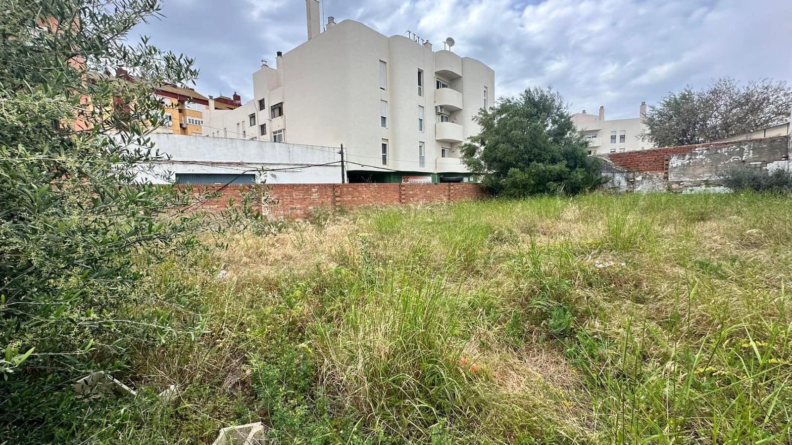 Bouwgrond te koop in La Linea de la Concepcion - € 190.000 (Ref: 9794622)