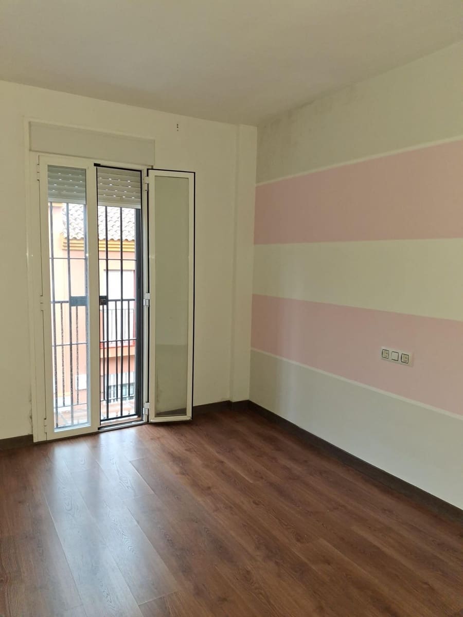 3 Zimmer Reihenhaus zu verkaufen in Algeciras mit Garage - 195.000 € (Ref: 9815842)