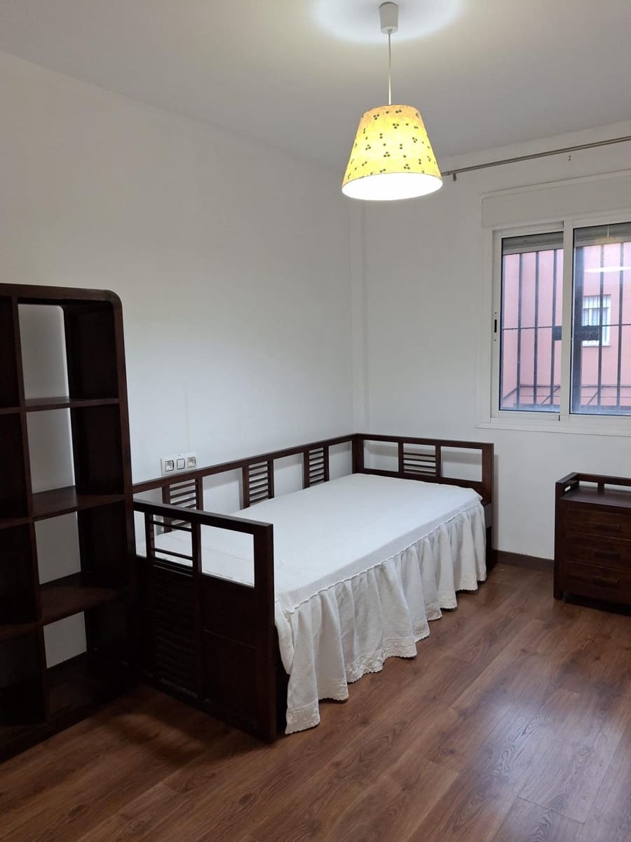 3 Zimmer Reihenhaus zu verkaufen in Algeciras mit Garage - 195.000 € (Ref: 9815842)