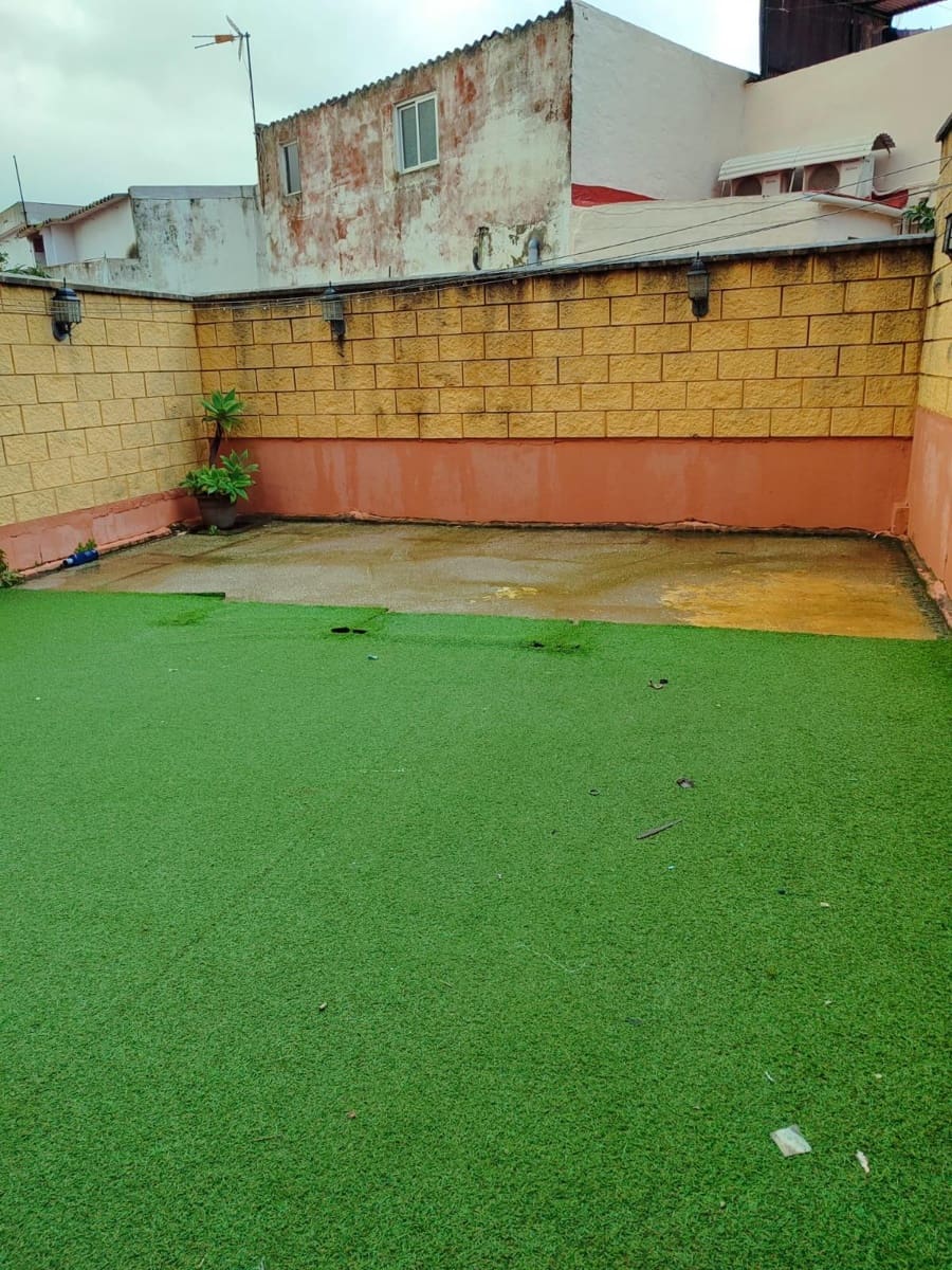 3 Zimmer Reihenhaus zu verkaufen in Algeciras mit Garage - 195.000 € (Ref: 9815842)