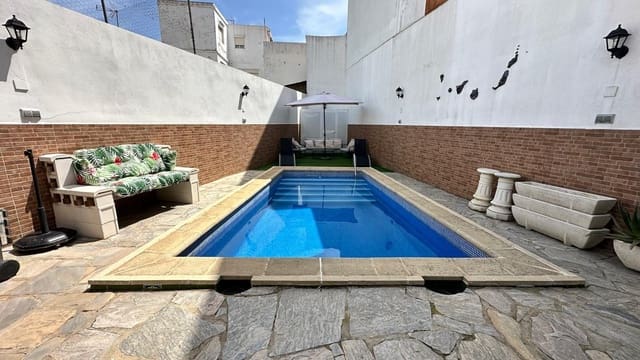 5 soverom Hus til salgs i La Línea de la Concepción med garasje - € 470 000 (Ref: 9815844)
